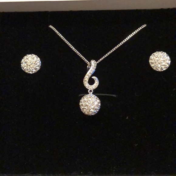 Sparkle Earring and Pendant set - Picture 1 of 2
